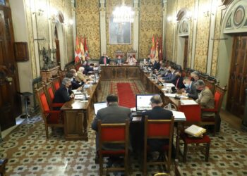La mayoría de los grupos en la Diputación dan luz verde a la modificación de 19,6 millones para ejecutar las principales obras y actuaciones en los municipios este año