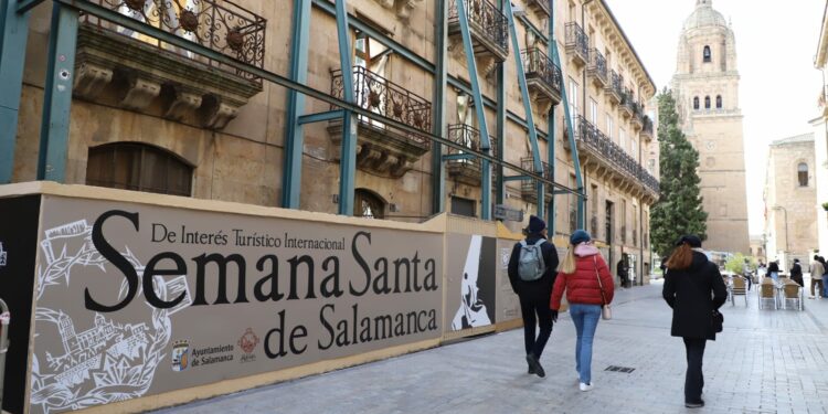 Campaña de marketing urbano para promocionar la Semana Santa como Fiesta de Interés Turístico Internacional