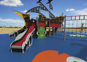 La ampliación del parque infantil de La Charca incluirá nuevos juegos con dos grandes barcos para disfrute de los niños