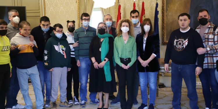 Recepción para mostrar el apoyo a las personas con Trastorno del Espectro Autista