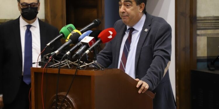 Dimite el presidente de la Confederación de Empresarios, José Vicente Martín