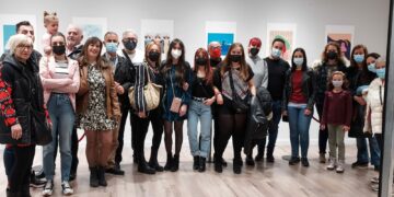 El Área Joven de Santa Marta realiza una visita guiada a la expo ‘Armonía’