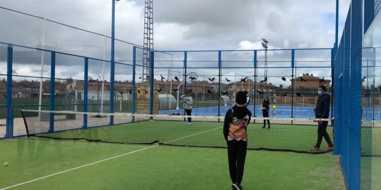 Los ‘Jóvenes Activos’ disfrutan del ocio y deporte en los días sin cole