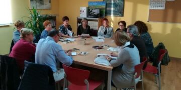 La reunión del Club de Lectura para analizar ‘Fuera de clase’ inicia las actividades de la Semana del Libro