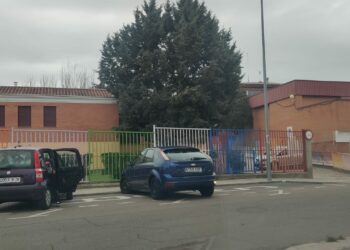 Detenido tras enfrentarse a la Policía por conducción temeraria a la hora de la salida de escolares del Miguel Hernández