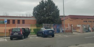 Detenido tras enfrentarse a la Policía por conducción temeraria a la hora de la salida de escolares del Miguel Hernández