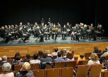 Los sones de Pasión de la Banda de Música de Villamayor ‘inundan’ el Auditorio Municipal