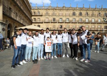 Reconocimiento a USAL La Antigua CB Tormes por su ascenso a la liga LEB Plata de Baloncesto