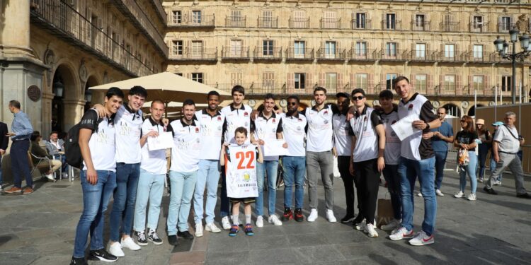 Reconocimiento a USAL La Antigua CB Tormes por su ascenso a la liga LEB Plata de Baloncesto