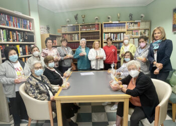 Los mayores de Carbajosa disfrutan de su último Paseo Saludable de la temporada