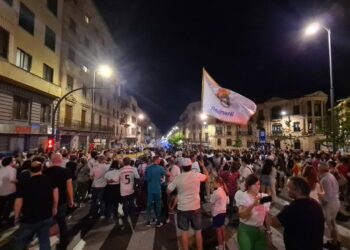 Salamanca se echa a la calle para celebrar la Champions del Real Madrid