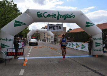 Antonio Fraile y Sandra Santamaría se imponen en la carrera Cívico Militar