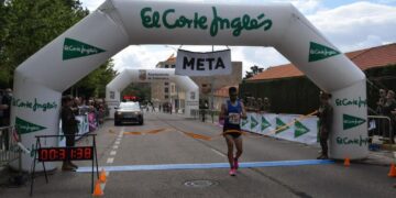 Antonio Fraile y Sandra Santamaría se imponen en la carrera Cívico Militar