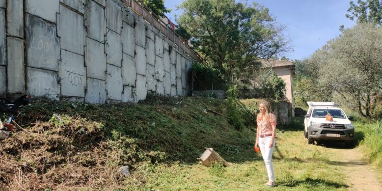 Limpieza y desbroce de parcelas y zonas naturales para ofrecer la mejor imagen de Santa Marta