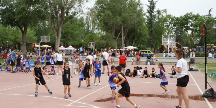 Deportividad y vida sana en el Día del Minibasket