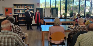 La biblioteca Antonio de Nebrija de Santa Marta recibe 275 obras donadas por la autora Charo Ruano