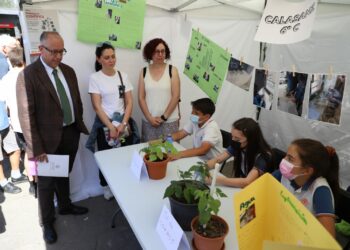 La Plaza de los Bandos acoge la VII Feria ‘Primavera Científica’
