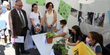 La Plaza de los Bandos acoge la VII Feria ‘Primavera Científica’