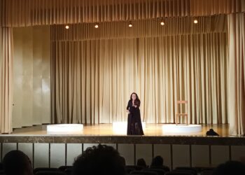 El auditorio de los Paúles acoge la función de teatro de Circuitos Escénicos, ‘Lucrecia’