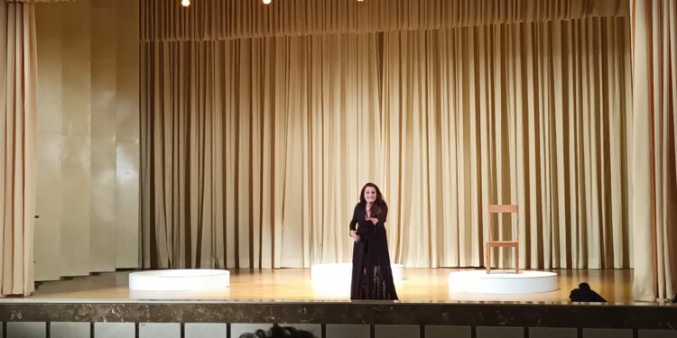 El auditorio de los Paúles acoge la función de teatro de Circuitos Escénicos, ‘Lucrecia’