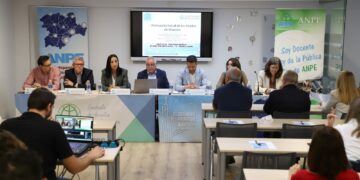 Jornada de debate para tratar los retos a los que se enfrenta el profesorado