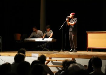 La Muestra de Artes Escénicas del Rollo ofrece la obra teatral ‘Sin Fronteras’