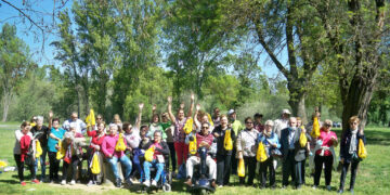 Los mayores disfrutan del paseo y el almuerzo saludable en la Isla del Soto