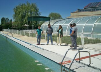 Santa Marta prepara las instalaciones de la piscina municipal para la temporada de verano