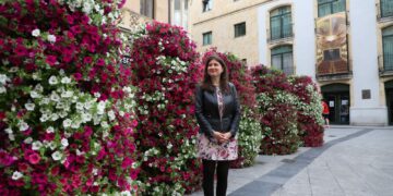 El verano llegará a Salamanca con 40.000 plantas que llenarán de color las calles y plazas de la ciudad
