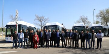 Cinco nuevos vehículos se unen a la flota de autobuses del servicio de transporte público