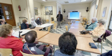 Los mayores asisten al último taller del programa ‘Provincia Universitaria’