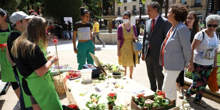 Las flores y las plantas invaden la Plaza de Libertad con ‘El Mercado de Flores: Fascinación Verde’