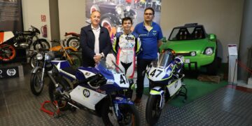 El piloto de motociclismo Sergio Verdugo presenta la temporada y sus monturas