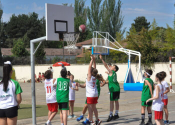 Las futuras estrellas del baloncesto disfrutan en el Torneo Internacional Ciudad de Santa Marta