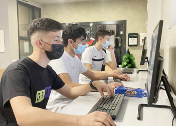 Los jóvenes diseñarán el cartel que anunciará las actividades especiales de las que serán los protagonistas