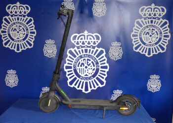 Detenidos tres jóvenes por el robo de un patinete eléctrico