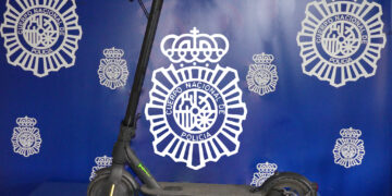 Detenidos tres jóvenes por el robo de un patinete eléctrico