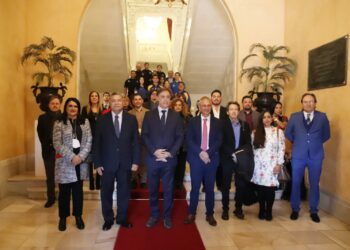 El Ayuntamiento recibe a una delegación azteca encabezada por el rector de la Universidad de Nuevo León