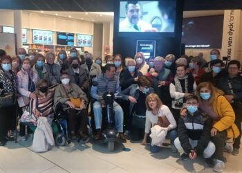 Entretenida tarde de cine para los mayores de Santa Marta