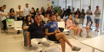 La solicitud de casetas y las propuestas de actividades para completar las fiestas centran el primer encuentro con las peñas