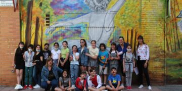 La ‘Ruta de los Murales’ inspira a los pequeños artistas del CAI