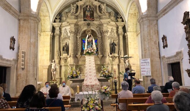 La bajada de la Virgen y la llegada de los primeros feriantes anuncian el comienzo de las fiestas grandes de Villamayor