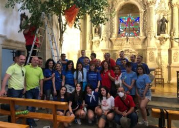 Jornada festiva sin descanso, con la concentración de vehículos clásicos, la comida interpeñas y la ofrenda del ramo de los Quintos como atractivos principales