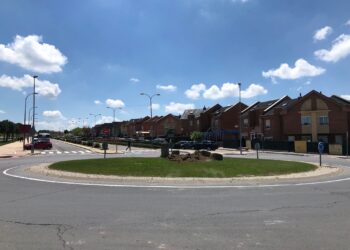 La escultura ‘Villamayor en Europa’ lucirá finalmente en la rotonda 3 de abril de 1979 de acceso al municipio
