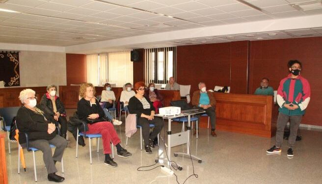 Los mayores aprenden las claves para afrontar la edad dorada con un estilo de vida activo y saludable