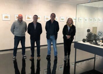 Las iglesias de La Armuña y aparatos de cine de los siglos XIX y XX ‘conviven’ en Villares hasta el 12 de junio