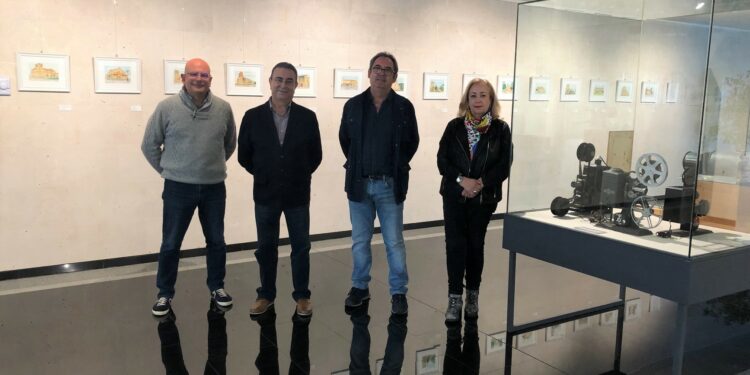 Las iglesias de La Armuña y aparatos de cine de los siglos XIX y XX ‘conviven’ en Villares hasta el 12 de junio