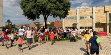 Guiño solidario de las peñas con la donación de 1 euro para Pyfano por cada camiseta festiva que les regala el Ayuntamiento