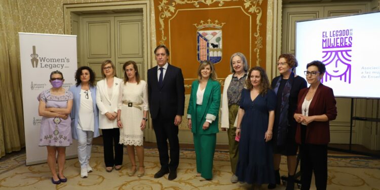 El alcalde de Salamanca ensalza la labor de la asociación ‘El Legado de las Mujeres’