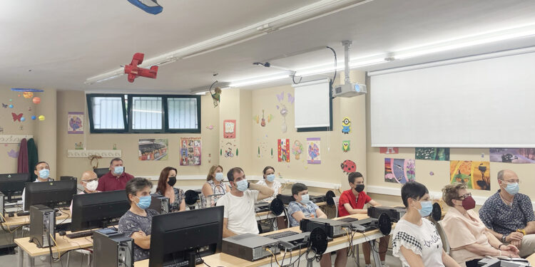 El Aula de Informática finaliza el curso con la exposición de los trabajos